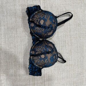 Elegant Lace Underwire Bra - Black and Blue